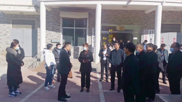  沂水縣龍家圈街道考察團(tuán)來(lái)泰和苑小區(qū)調(diào)研